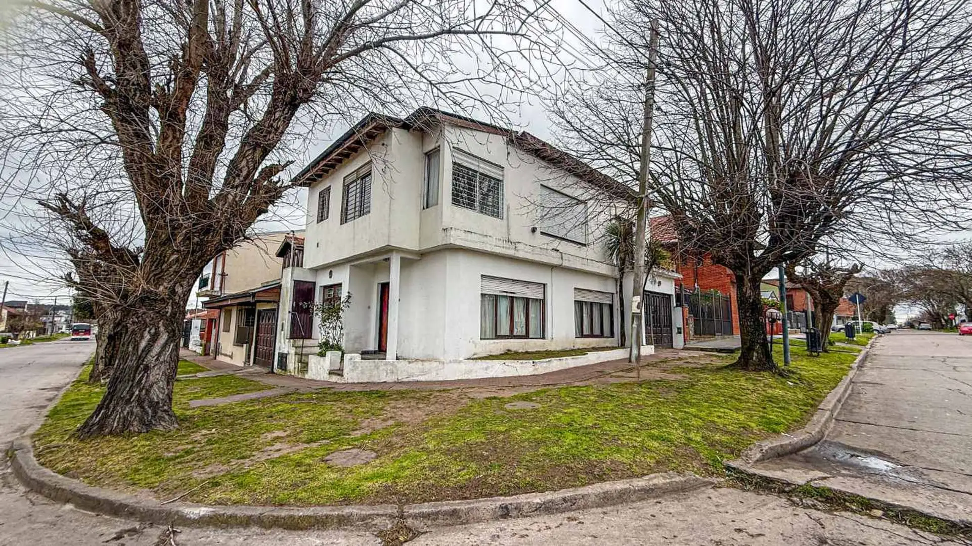VENTA PH 2 AMBIENTES PATIO AL FRENTE APTO CREDITO
