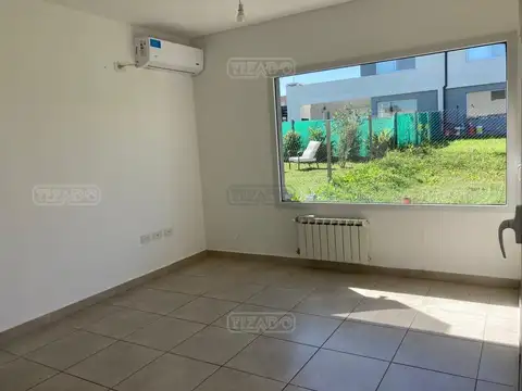 Casa en Alquiler en Pilar del Este - Casas del Este, $ 1.200.000