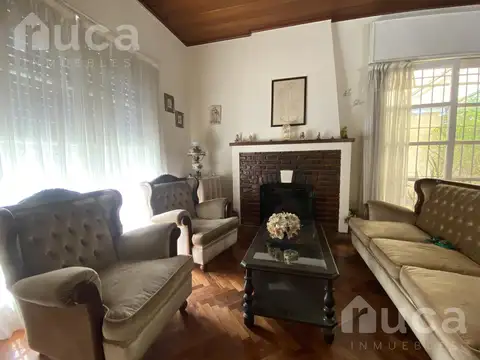 Casa en Venta con 1 cochera