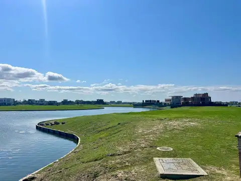 GRAN Lote con Laguna Nordelta Barrio Los Puentes