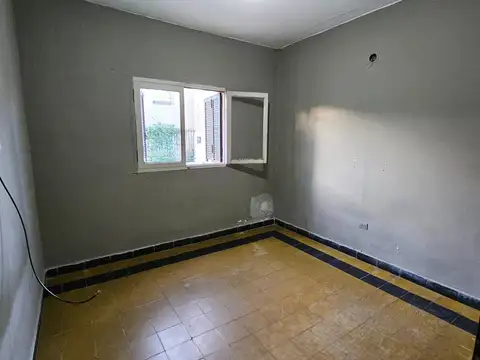 Casa 4 ambientes con 1 baño