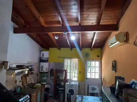 Casa 4 ambientes con 1 baño