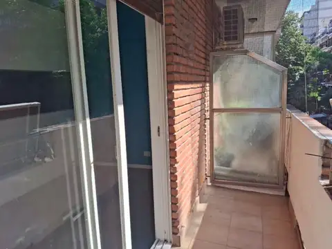 ALQUILER - MONOAMBIENTE CON BALCÓN CORRIDO – APTO PROFESIONAL