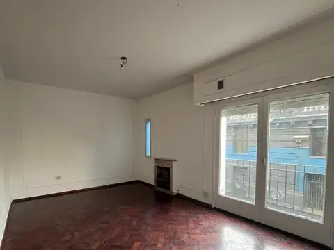 San Luis 600, Piso 01