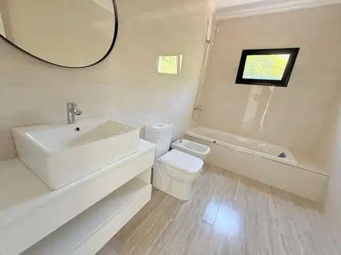 Casa 5 ambientes con 2 baños