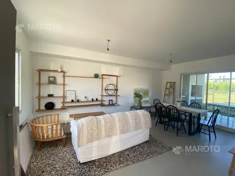 Casa 3 ambientes con 2 baños