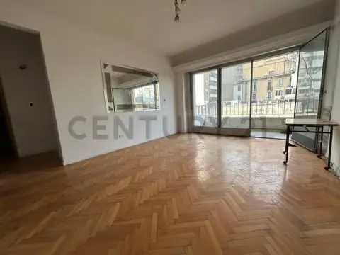 Venta Departamento 4 Amb RECOLETA Semipiso con Balcon + Dependencia