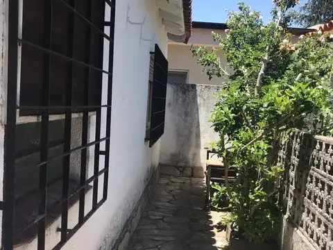 Depto Tipo Casa en Venta en Martinez, USD 78.000