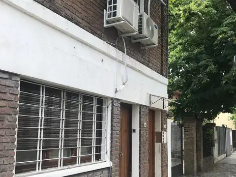 PH  (medio) 2 amb sin expensas mts plaza martinez