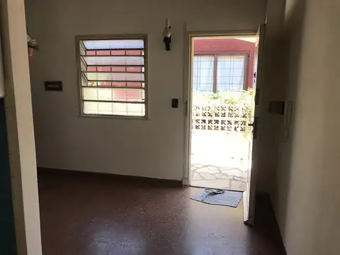 Depto Tipo Casa 2 ambientes con 1 baño