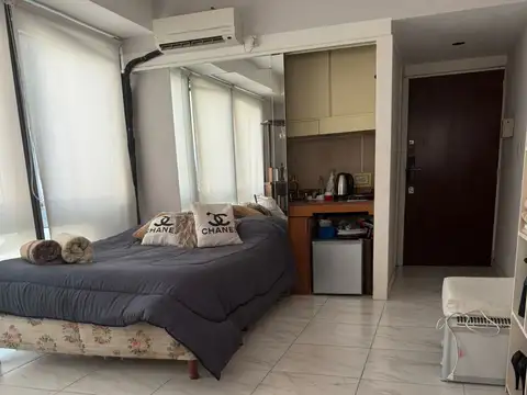 Esmeralda 700, Piso 5