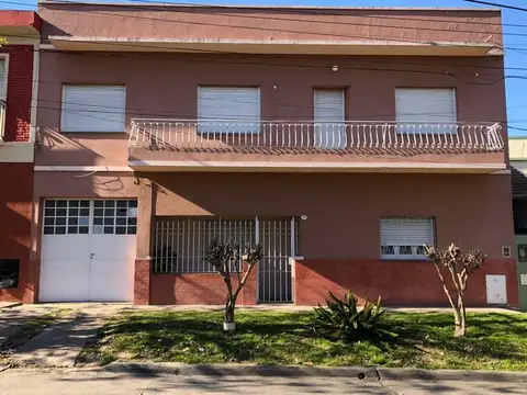 El Palomar: Chalet de 4 Ambientes 2 Baños Sobre Lote de 200 M²; Cub 200 m Cuadrados Tomo Menor Valor