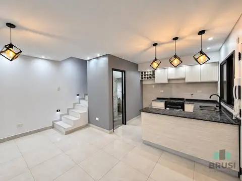 Casa en Venta en Temperley, USD 138.999