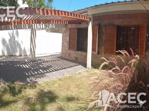 Venta - Casa con cochera - Granadero Baigorria