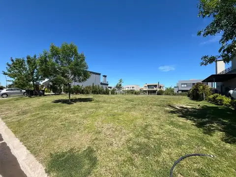 Terreno en Venta de 718,0 m2