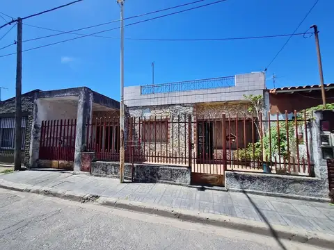 CASA 3 AMB. C/PATIO, COCHERA Y TERRAZA