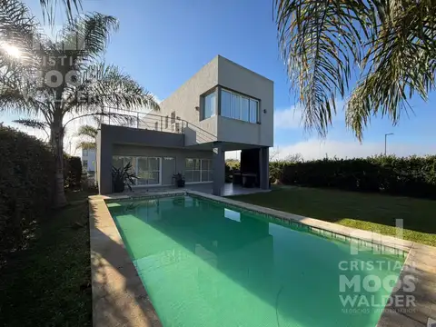 Casa tres dormitorios en Venta en Araucarias en Puertos del lago