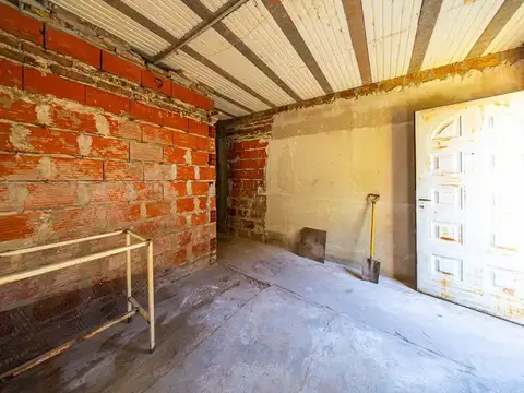 Avenida Casiano Casas 1800