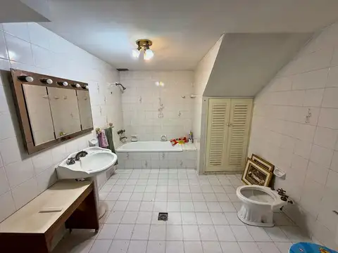 Departamento 6 ambientes con 3 baños