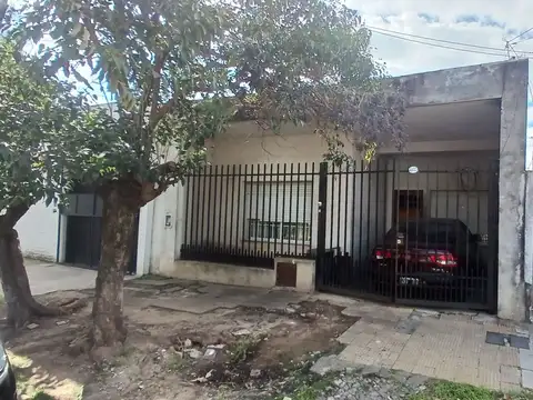 Casa - Venta - Argentina, Tres de Febrero - Cocchiararo 4933