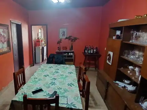 Casa 4 ambientes con 1 baño