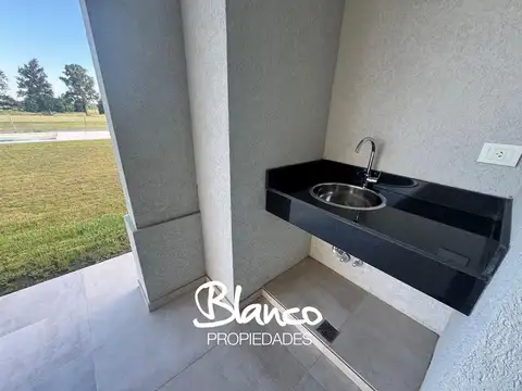 Casa en Venta en Pilar Golf Club, USD 448.000