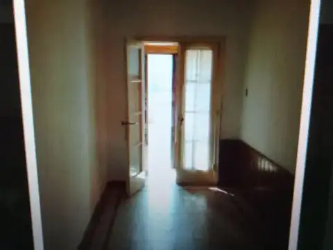 Casa 5 ambientes con 1 baño