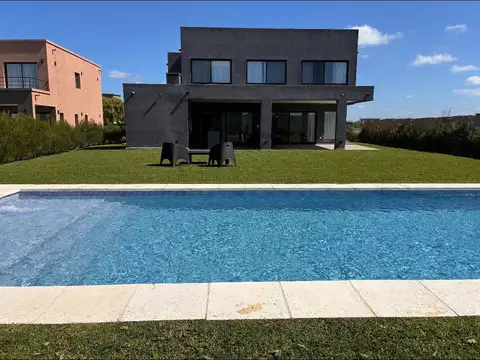 Casa en Alquiler temporario en Country San Sebastian