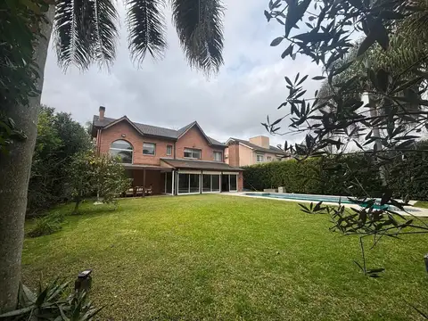 Casa en venta en country La Delfina, Pilar
