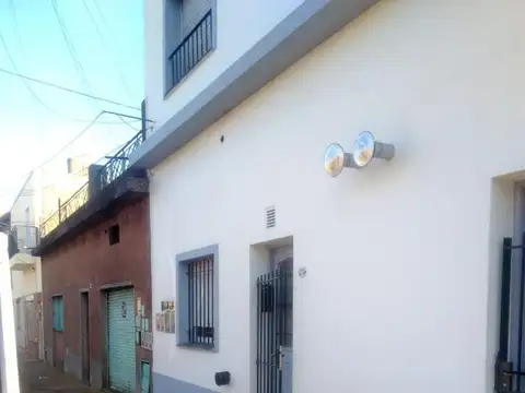 Depto Tipo Casa 2 ambientes con 1 baño