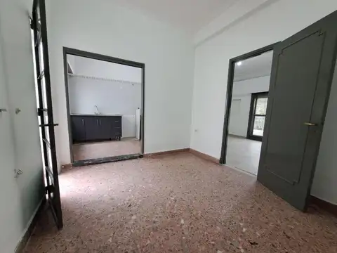 Local en Alquiler en Liniers, USD 800