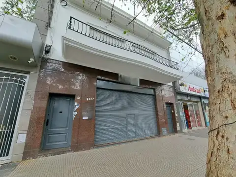 Excelente PH comercial   en Liniers