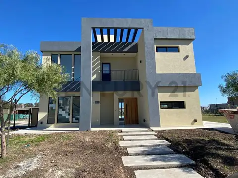 CASA CON PILETA CONSULTA FINANCIACION