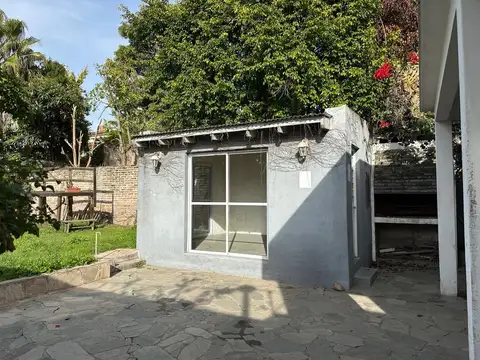 Casa 3 ambientes con 2 baños