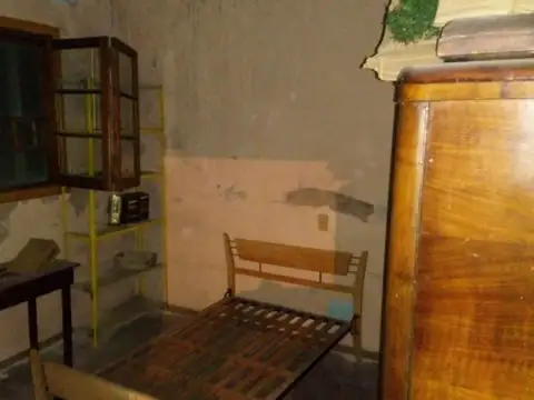 Casa en dos plantas, ideal 2 familias de 6 ambientes