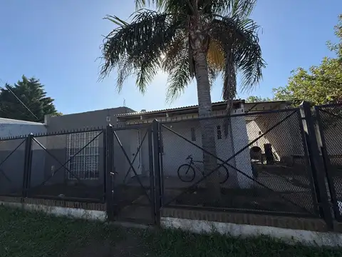 VENTA CASA 3 AMBIENTES y 3 PHS CON ENTRADAS INDEPENDIENTES OPORTUNIDAD - FINANCIACION Y PERMUTA