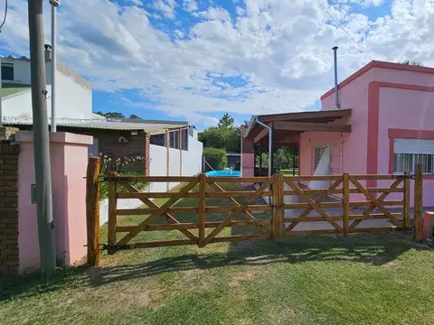 VENTA CASA QUINTA C/PILETA APTO CREDITO LAG LOBOS