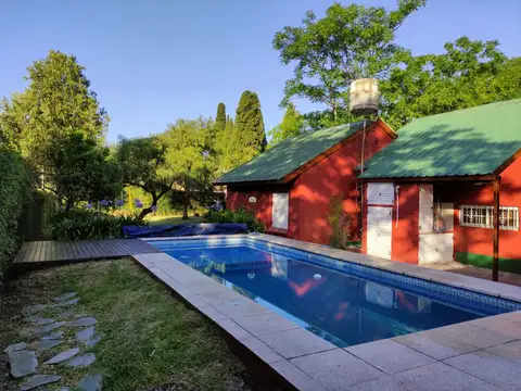 Casa Quinta De 3 Ambientes Con Pileta En Lobos A Una Cuadra De La Laguna ¡¡Apto Credito!!