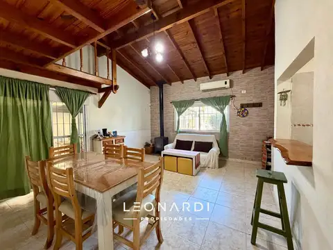 Casa en Venta con 2 cocheras