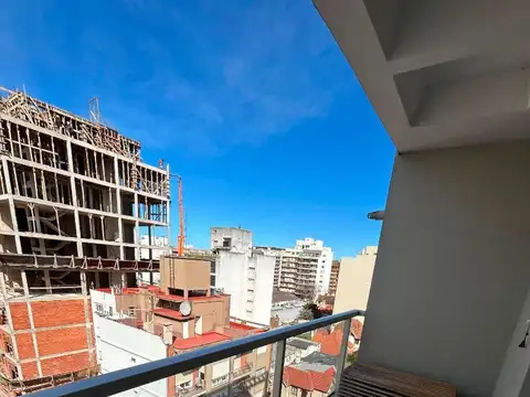 ALQUILER 2 AMBIENTES CON BALCON A LA CALLE ZONA PLAZA MITRE