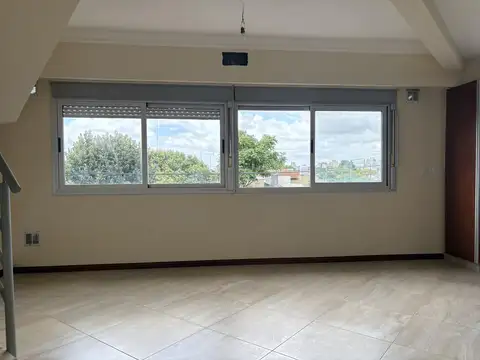 Del Colegio 6300