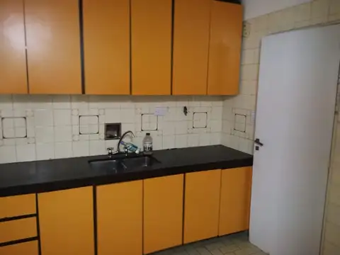 DEPARTAMENTO DE 4 AMBIENTES CON BALCON