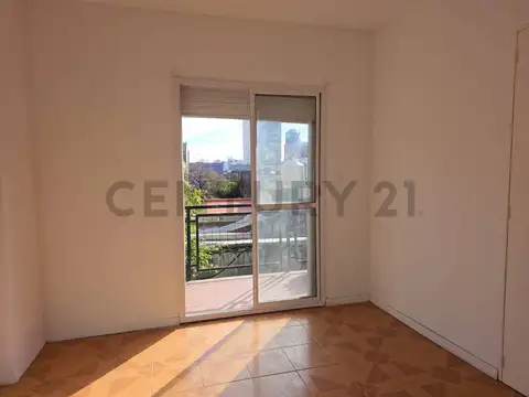 Luminoso 3 ambientes: balcón, aire y tranquilidad