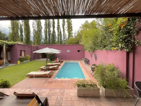 Casa 8 ambientes con 8 baños
