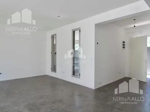 Depto Tipo Casa 4 ambientes con 2 baños