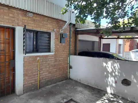 Casa 6 ambientes con 5 baños
