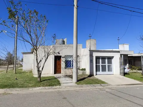 EN VENTA 2 CASAS 2 DORM C/U. B° EVITA. VILLA MARÍA