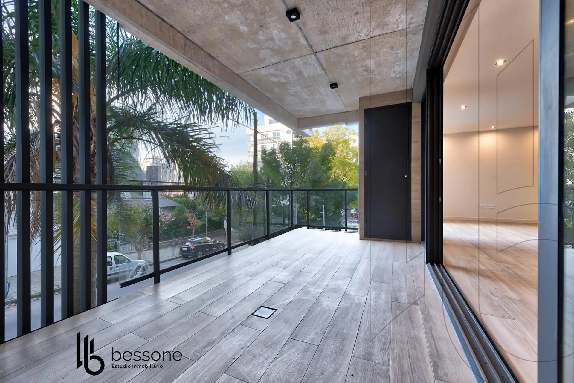 Depto 4 amb, 135m² con cochera y terraza — Zona Guemes