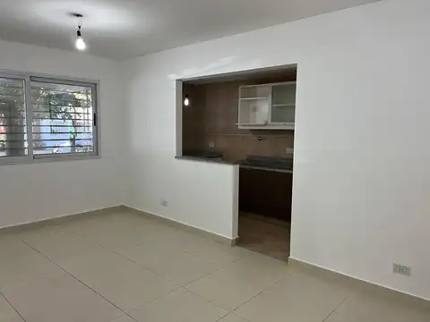 Departamento en Alquiler en Banfield, $ 580.000