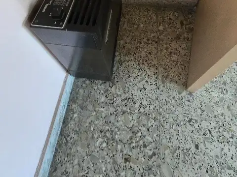 Excelente PH 120 mtrs Totales, contrafrente con Terraza Propia. 2do x Escalera. Escucha Oferta